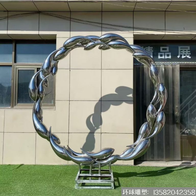 不銹鋼抽象小魚鏡面雕塑3