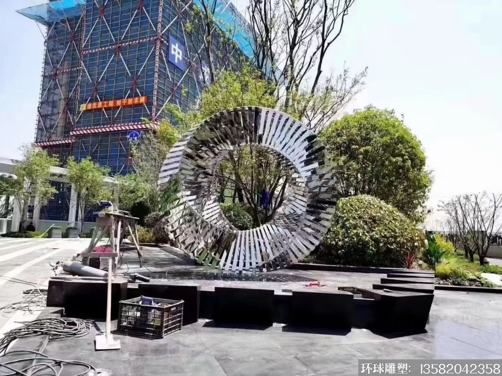 不銹鋼白鋼雕塑廠家定制4