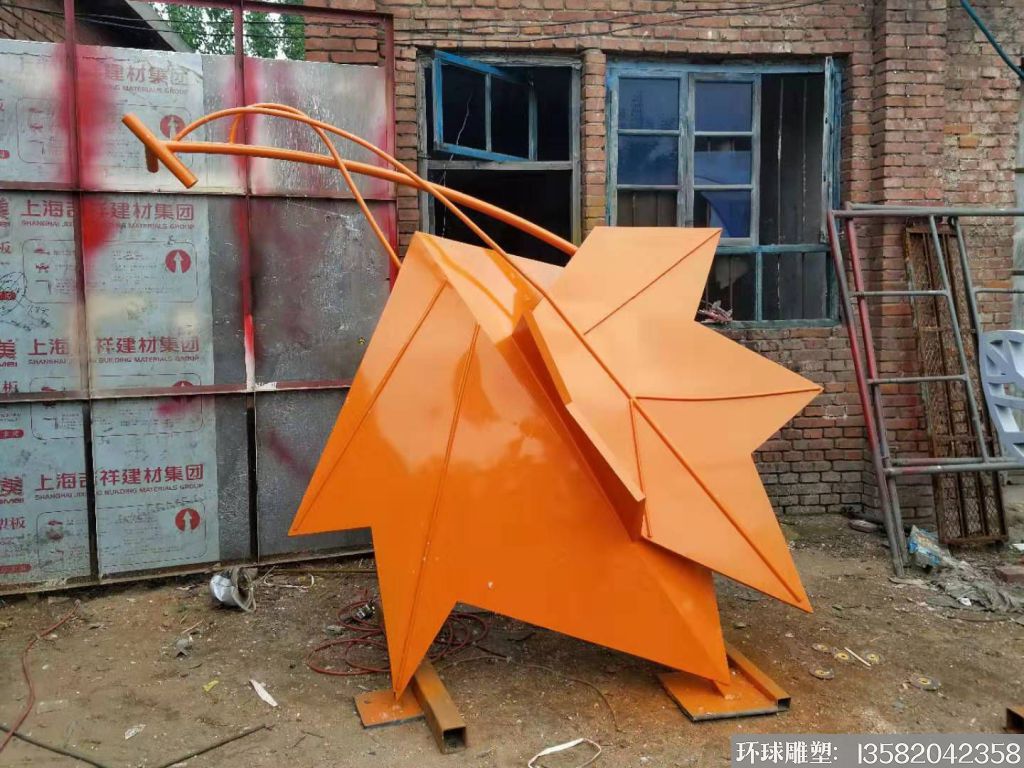 秋天的楓葉雕塑<div   id=