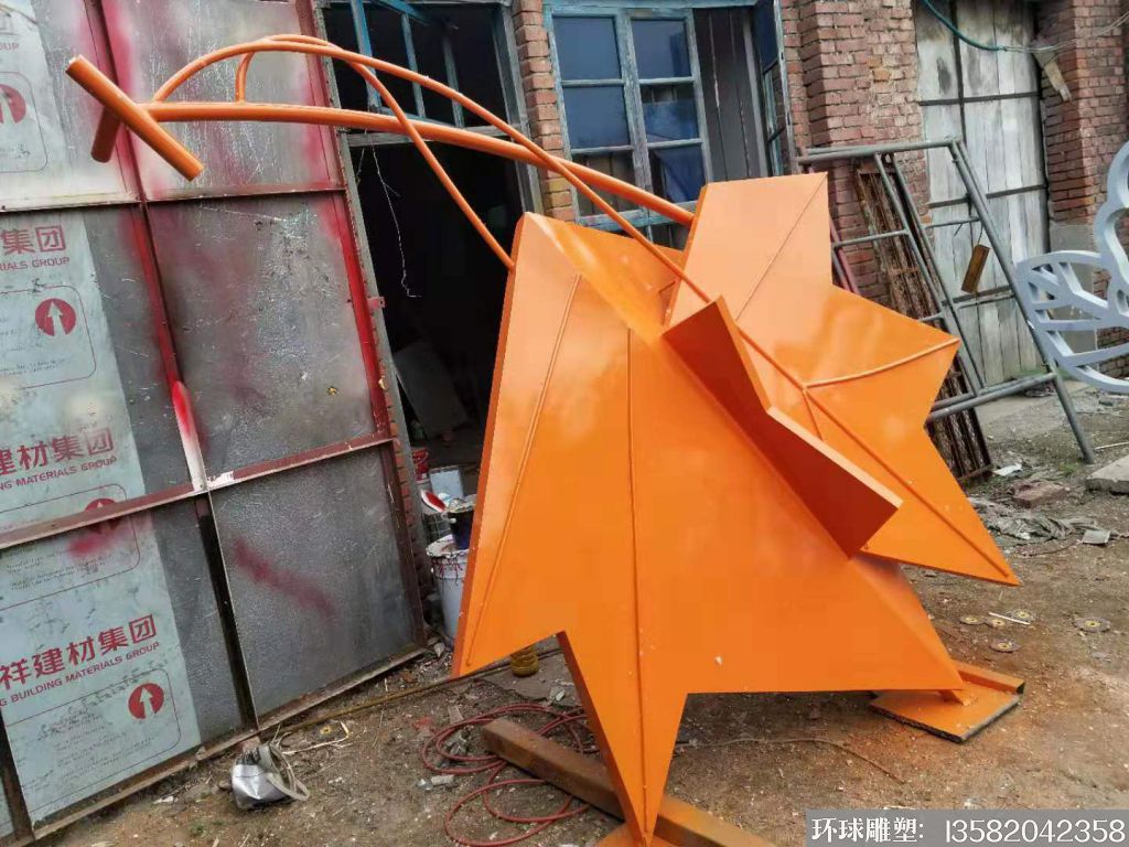 秋天的楓葉雕塑<div   id=