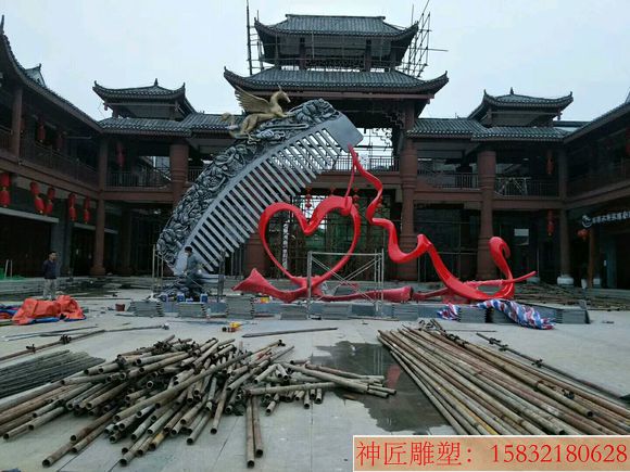 不銹鋼梳子雕塑 攏頭發(fā)梳子雕塑 梳子雕塑圖片